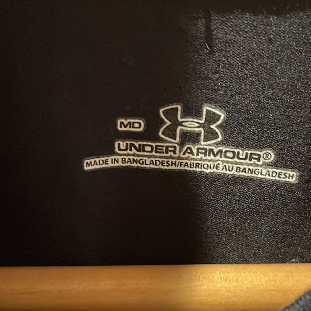 Under Armour top - Picture 3 of 5